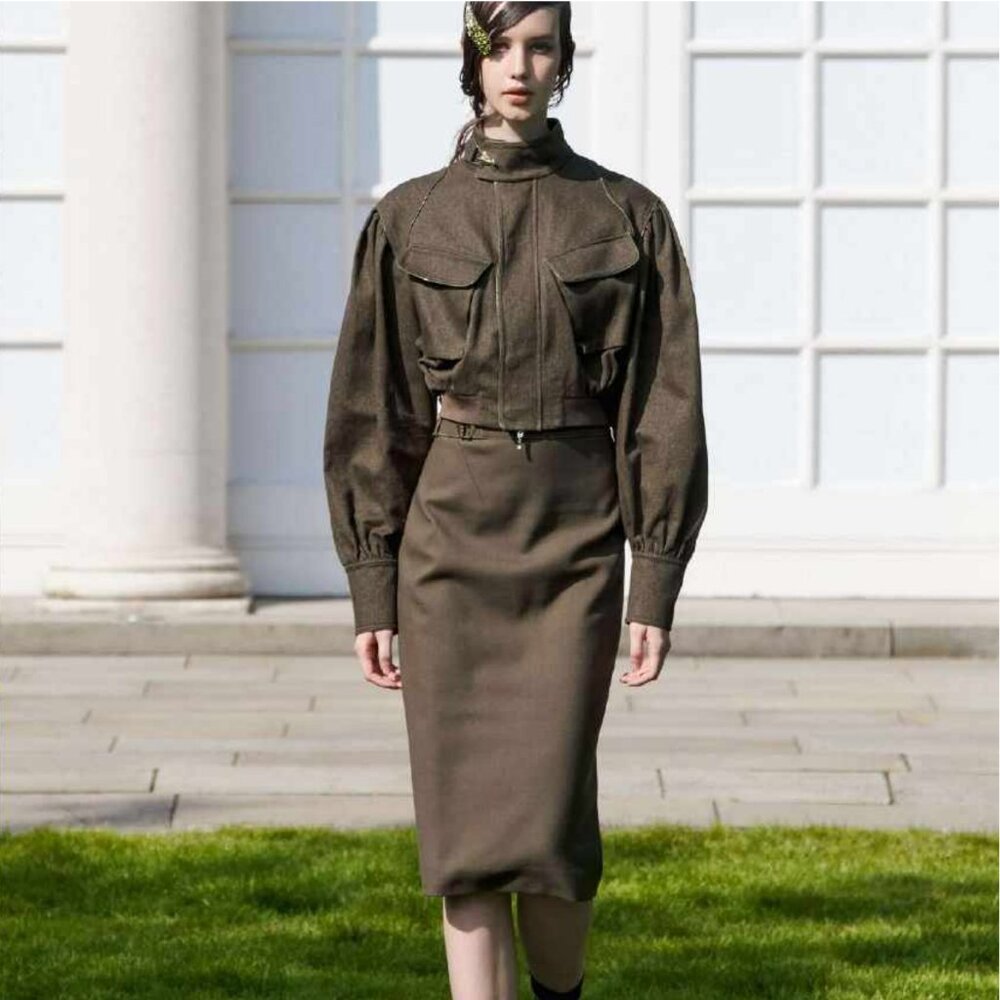 LIKE NEW. MITHRADATE Ready-to-wear High Fashion Pencil Skirt midi- Dark Olive